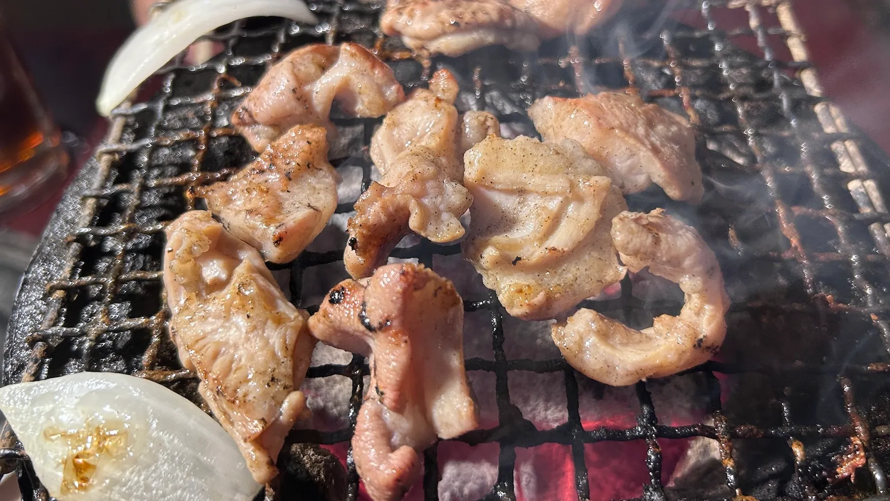 旭川「炭や」店舗の塩ホルモン